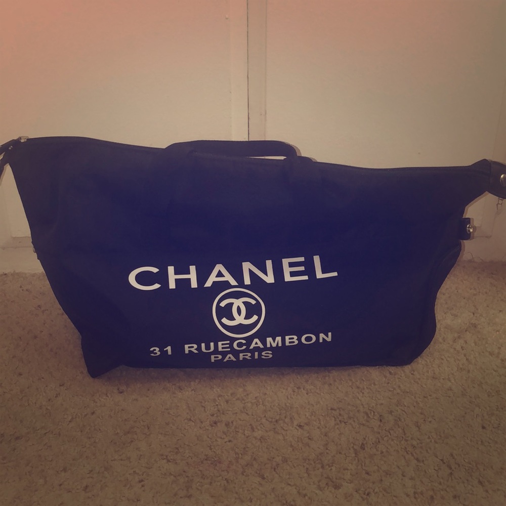 Chanel V.I.P duffle bag // Gym // travel